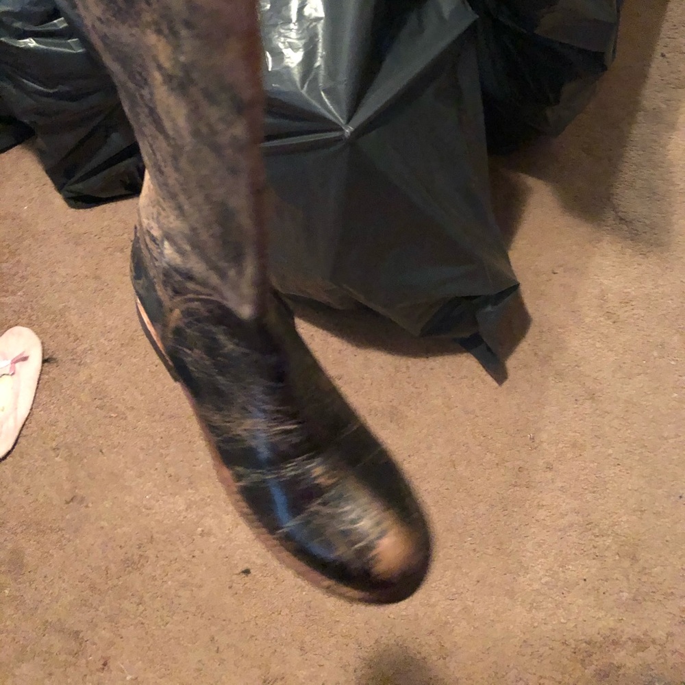 Distressed leather boots - Picture 4 of 4